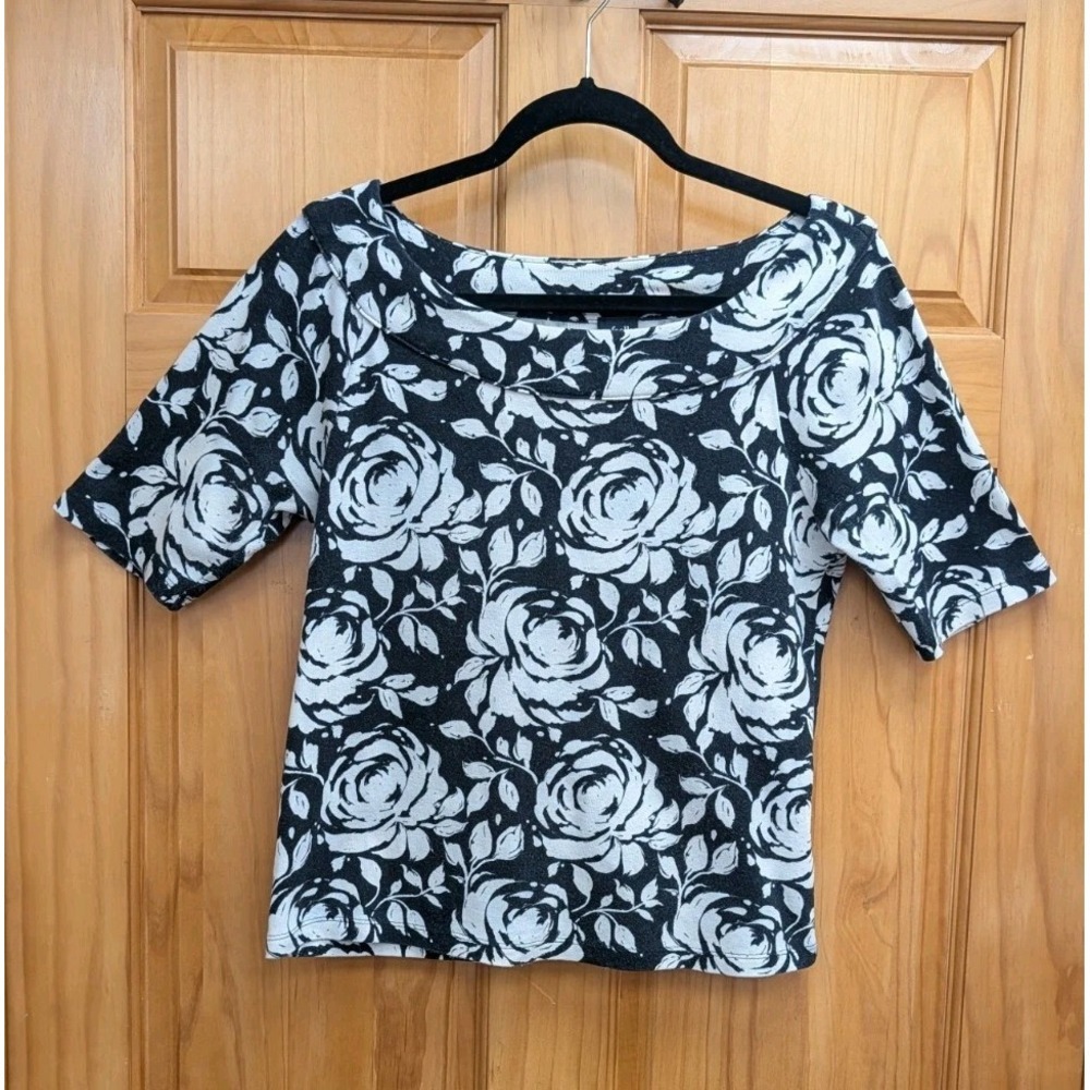 Rafaella Knit Top Size Large Black & White Cap Sleeves Round Neckline Blouse - Picture 6 of 9